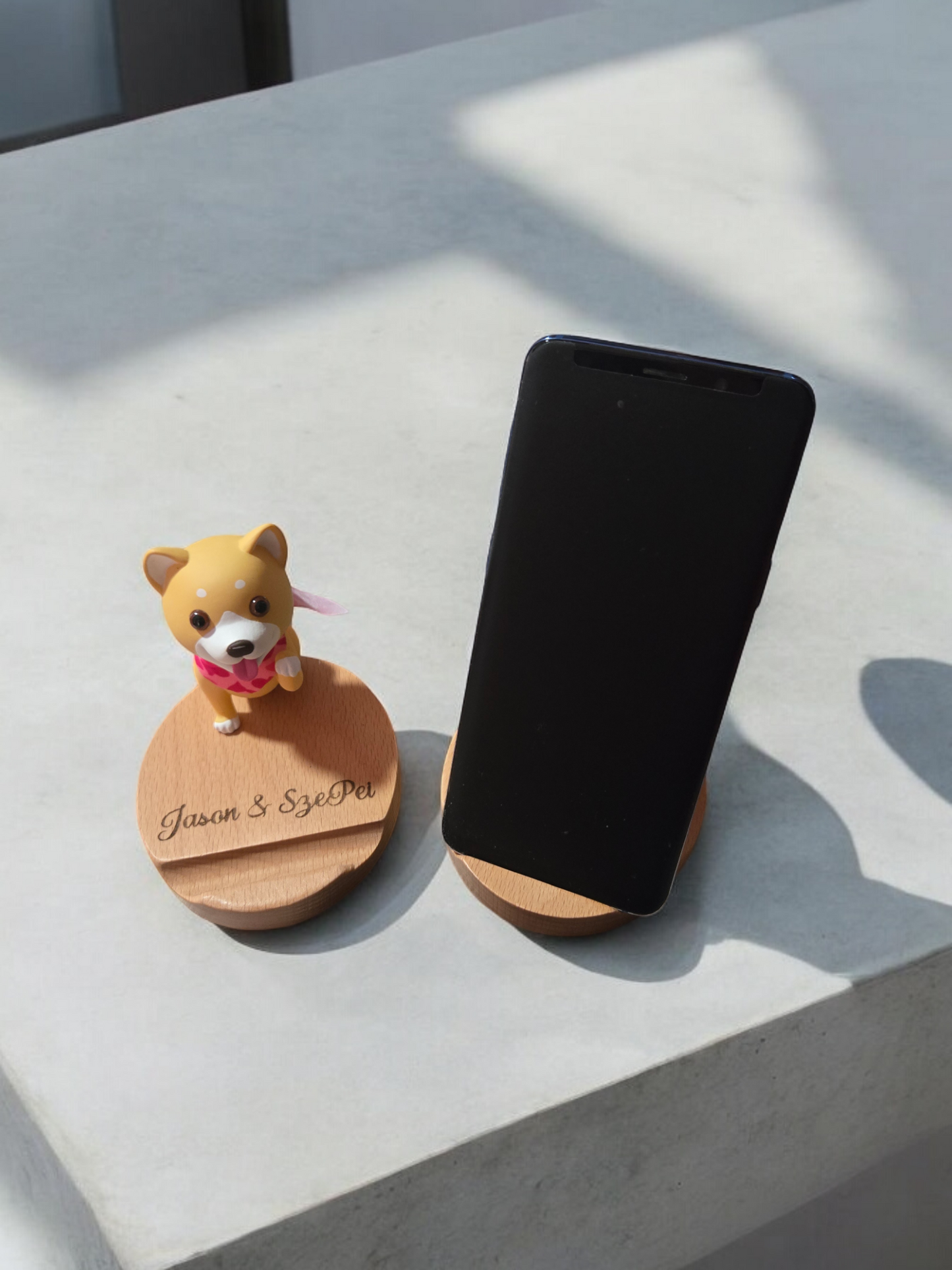 Wooden Doggie Phone Stand (Laser Engraved)